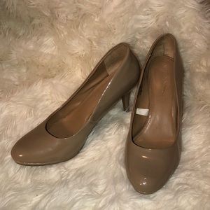 Nude Pumps